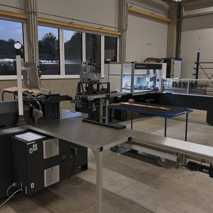 ⚡ Hightech für unseren Schaltschrankbau!
Wir haben eine vollautomatische Maschine zur Bearbeitung von Kupfer- und...