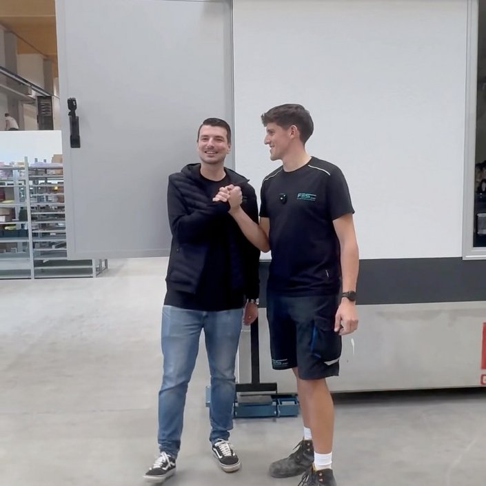⚡ Ein starkes Projekt.
 
Unser neuestes abgeschlossenes Projekt ist ausgeliefert! 🚛⚡
Was an diesem besonders ist? 👀 Das...
